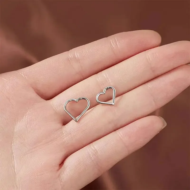 

10PSC ASTM F36 Titanium Heart Hoops Fashion Nose PIERC Sexy Ear Tragus Daith Cartilage Rings Clicked Body Jewelry for Women Gift
