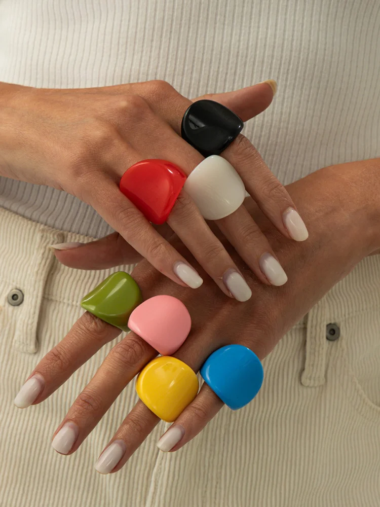 

Кольцо из полимерной смолы с геометрическим овальным дизайном, простое и стильное, модное украшение для женщин, подходит для всех случаев и сезонов.