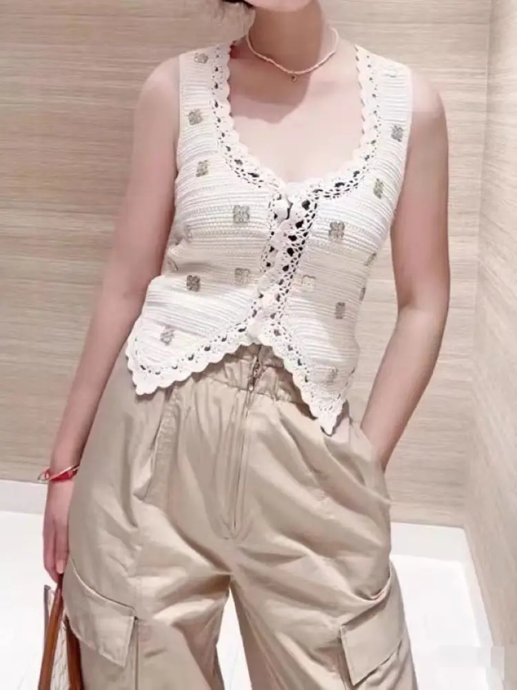 

Women Lace Spliced Vest Metal Decoration V-Neck Single Breasted Sleeveless Casual Knitted Tank Tops