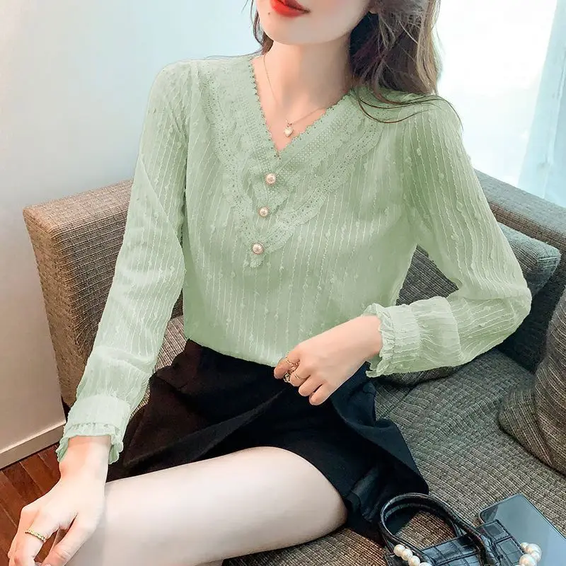 Stylish V-Neck Petal Sleeve Beading Ruffles Blouse Women\'s Clothing 2022 Autumn New Loose Casual Pullovers All-match Sweet Shirt