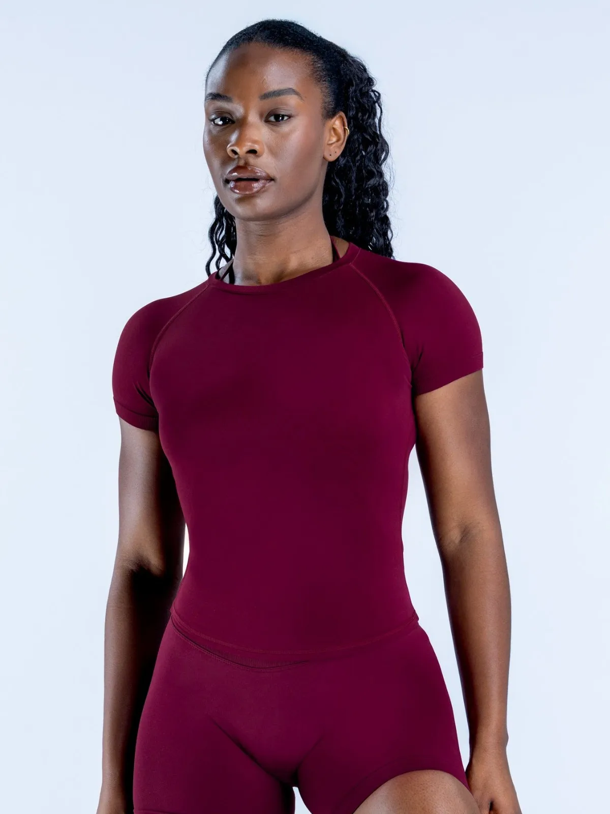 

New sports short-sleeved two-piece set, moisture-wicking and sweat-wicking, peach-lifting,seamless running and fitness yoga weat