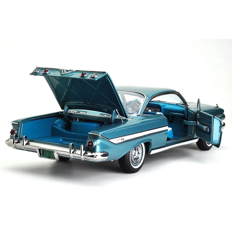 Diecast 1/18 Scale 1961 Impala Sports Coupe Simulation Alloy Car Model Static Display Collectible Toy Gift Souvenir Decration