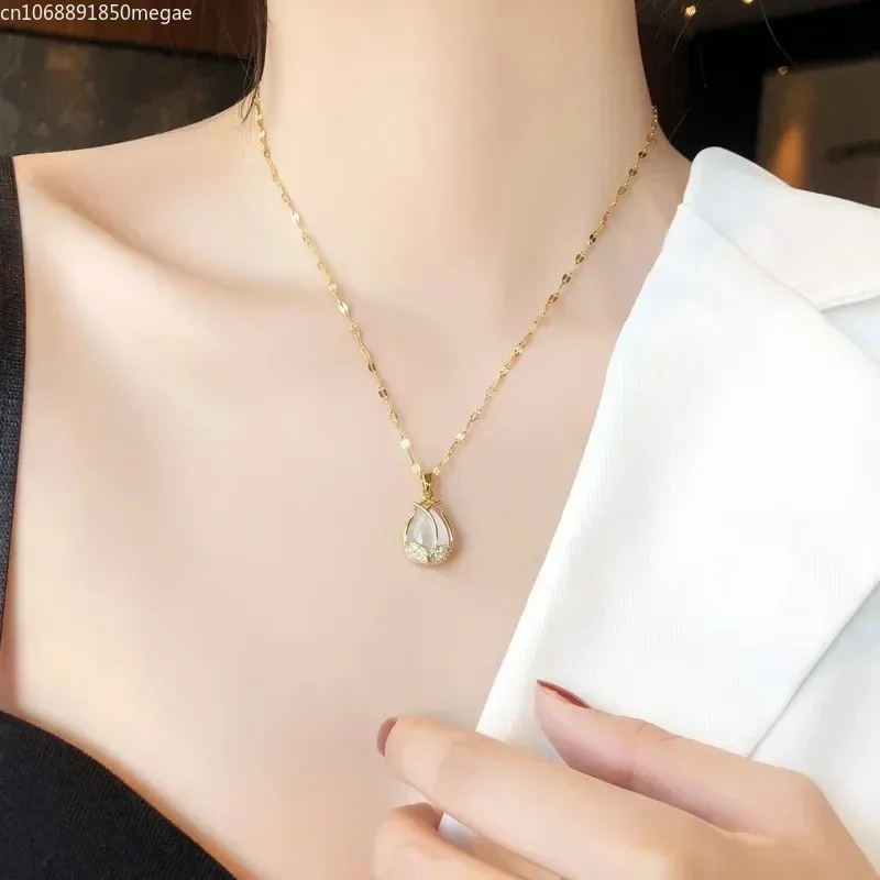 South Korean Fashion Tulip Necklace with Premium and Small Design Set with Rhinestone Necklace for Women