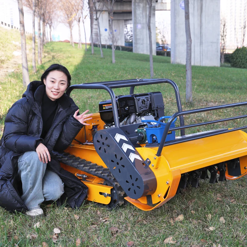 جزازة العشب ذات الشريط الأفقي المخصص بأربعة أشواط تعمل بالتحكم عن بعد مناسبة لتنظيف العشب في فناء الأقراص الكبيرة
