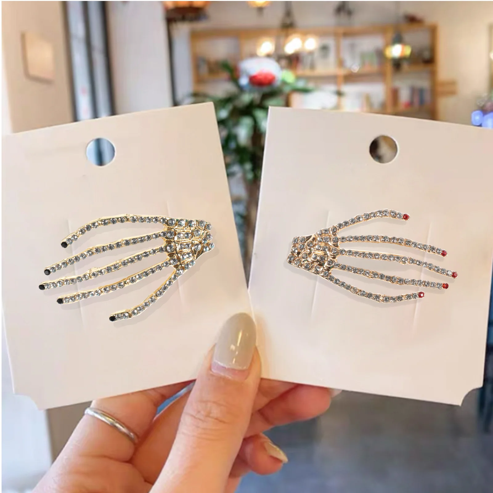 

4pcs Skull Hair Clip Rhinestone Women Barrette Halloween Decorations Metal Elegant Hairpins Accessories Gifts