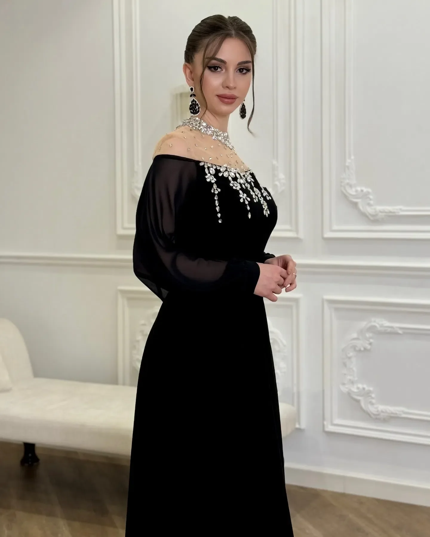 Aangepaste hoge kwaliteit klassieke prachtige mode chiffon plooi kralen strass a-lijn hoge kraag lange jurken galajurken