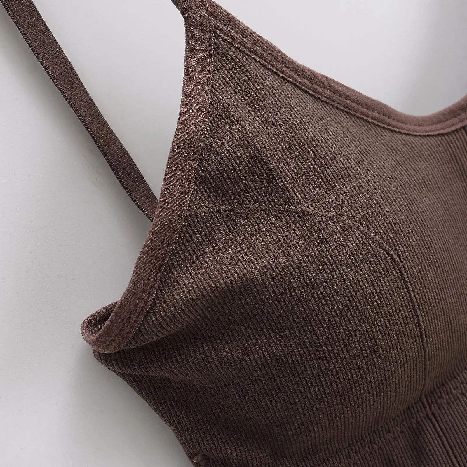 4 kolory 2025 Sexy With Pad Rib Knitting Cotton Camisole Camis Women Summer Yoga Bra Base Tank Tops Girl Slim Crop Top brown