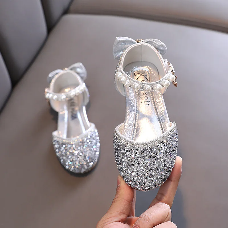 Nuovi sandali in pelle con paillettes per bambini moda ragazze strass fiocco sandali principessa bambini scarpe da sposa antiscivolo