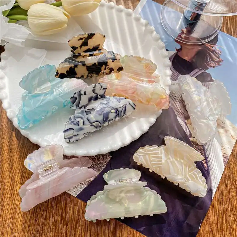 Vintage Wave Hair Claw Female Temperament Elegant Mermaid Claw Clip Crab Hair Clips Women Girls Shark Clip Hair Accessories 2025