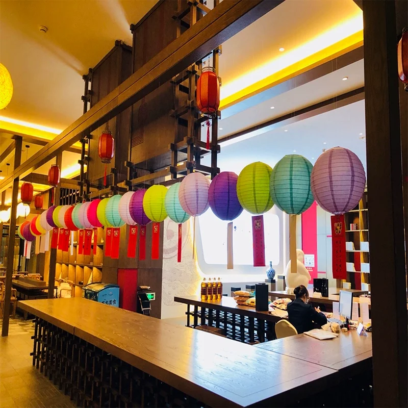 8 Zoll Hochzeits- und Festtags-DIY Runde Chinesische Hängelaterne Weihnachten Geburtstag Party Wohnungseinrichtung Dekoration Bunte Laterne
