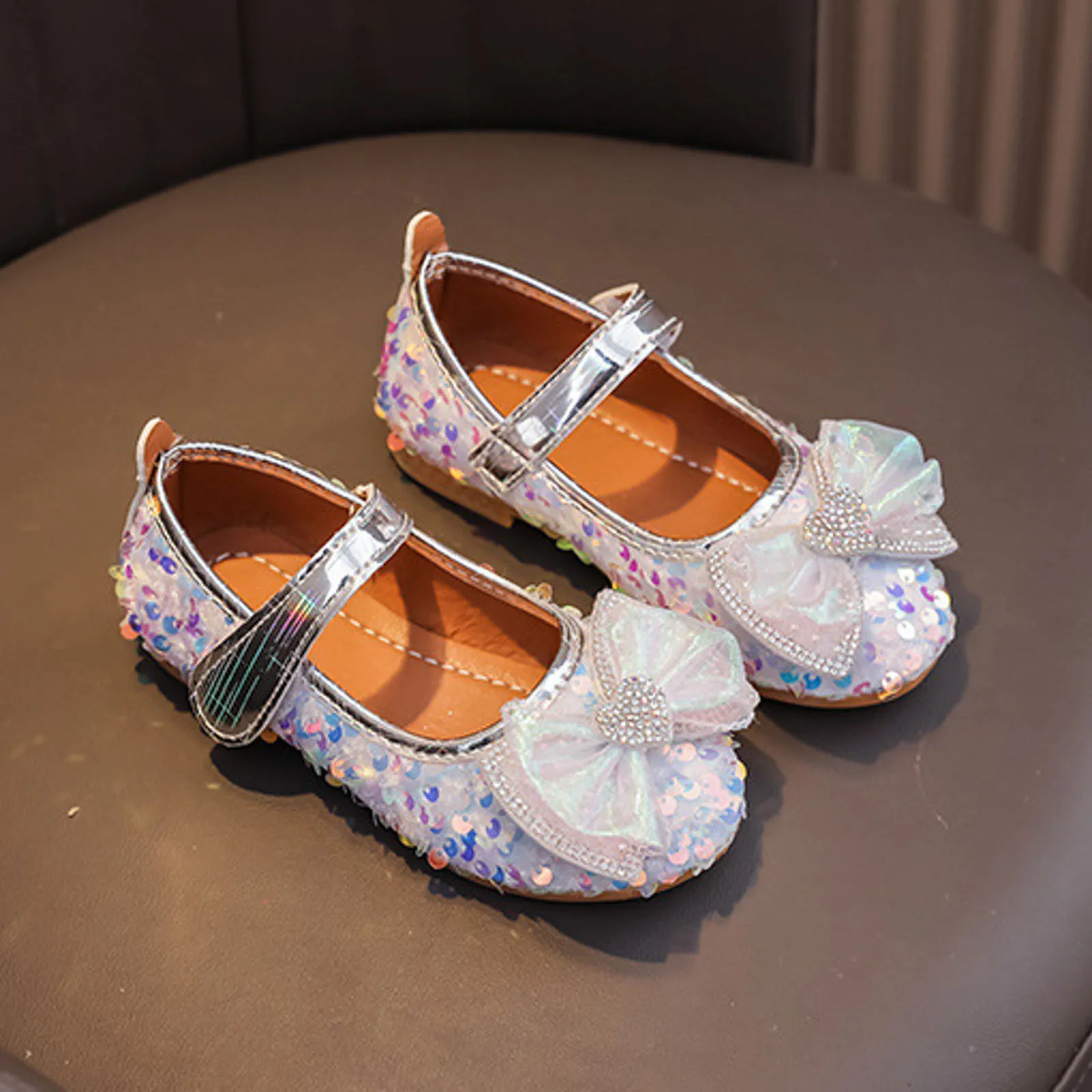 

Sandals 12 Girls Girls Sandals Fashionable New Pattern Sequin Bow Decoration Cute Flat Bottomed Baby Girl Flower Sandals