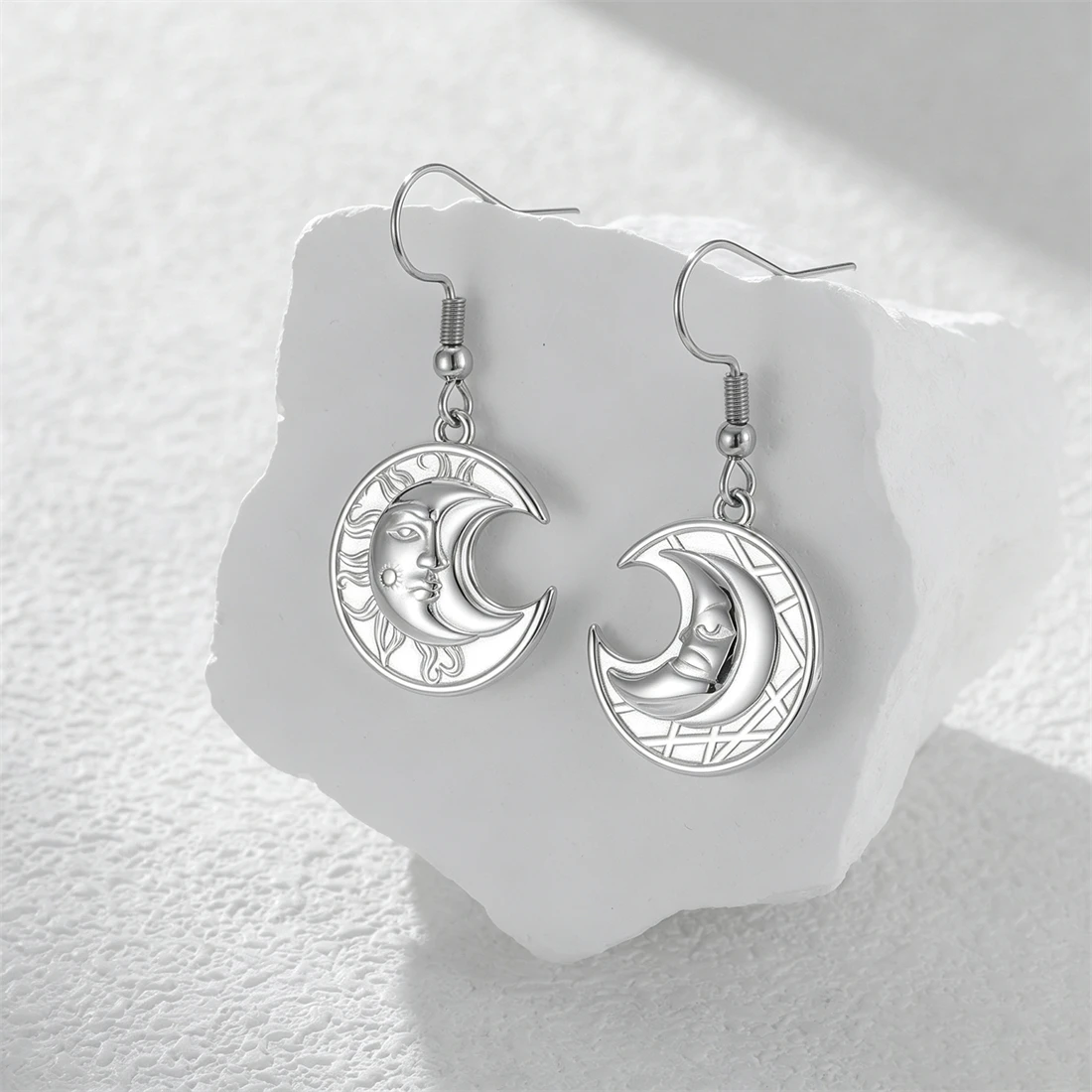 Eueavan Vintage Sonne und Mond Totem Ohrhänger Edelstahl Mode Geometrische Hängeohrringe für Frauen Wicca Schmuck Geschenk – Detail 10