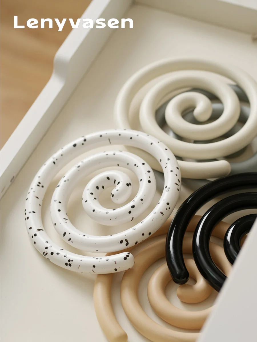 

LENYVASEN Ceramic Dining Table Mat Pot Holder Heat Resistant Anti-Scalding High Aesthetic Creative Home Use Sand Pot Mat High...
