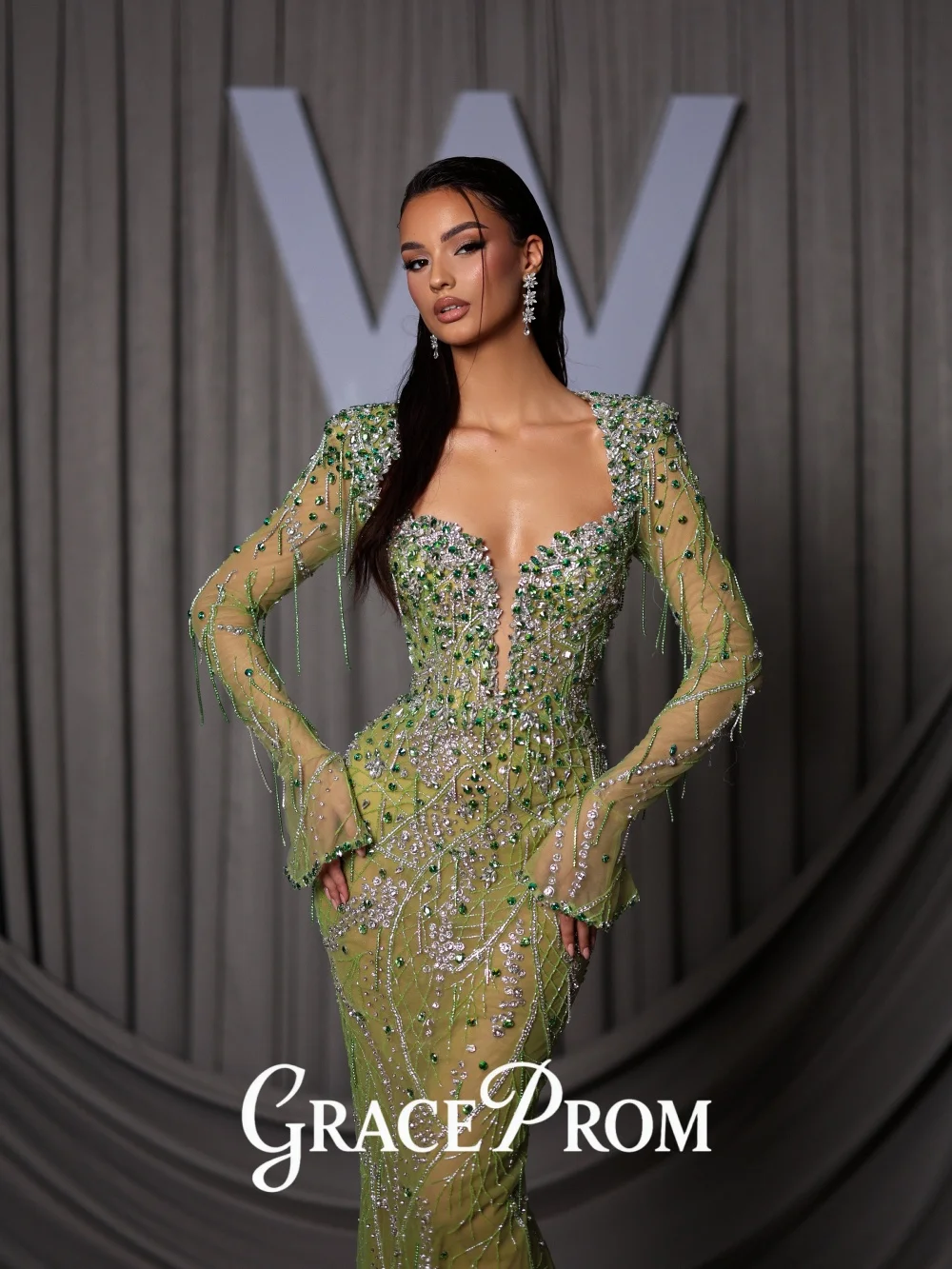 

GraceProm Vibrant Lime-Green Evening Dress 2026 Rhinestone-Detail Carpet Gown Stylish A-Line Floor-Length Party Gown فساتي
