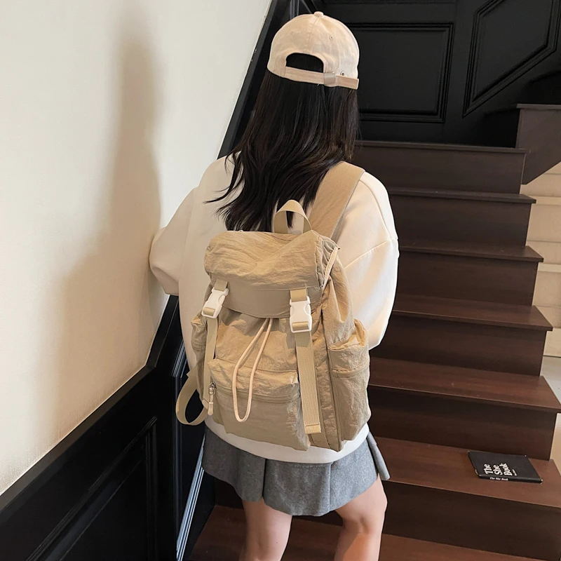 Mode-Rucksäcke mit Nylon-Schnur zum Nähen, einfarbig, große Kapazität, Damentaschen 2025, hochwertige, vielseitige Studentenrucksäcke