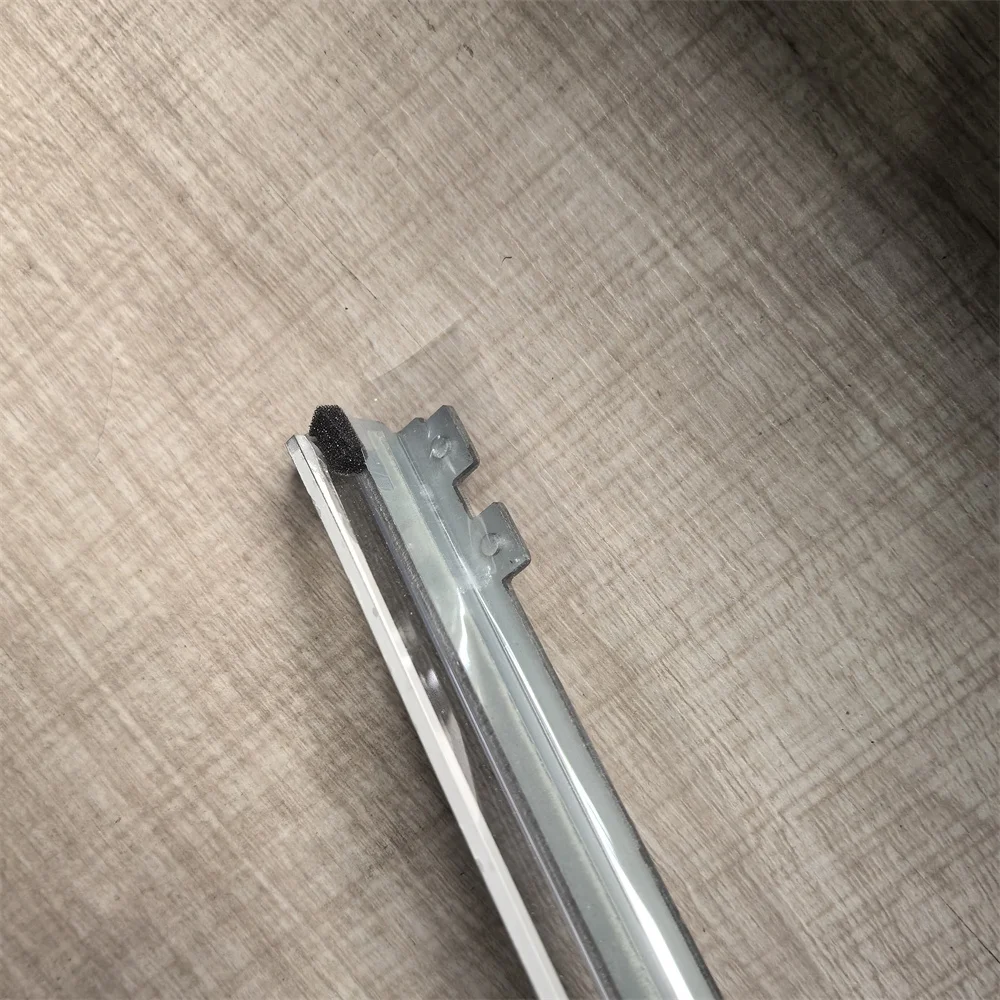 

FM1-B271-000 Transfer Cleaning Blade for Canon iRC3020 C3025i C3320 C3320L C3320i C3325i C3330i C3520i C3525i C3530i Copier Part