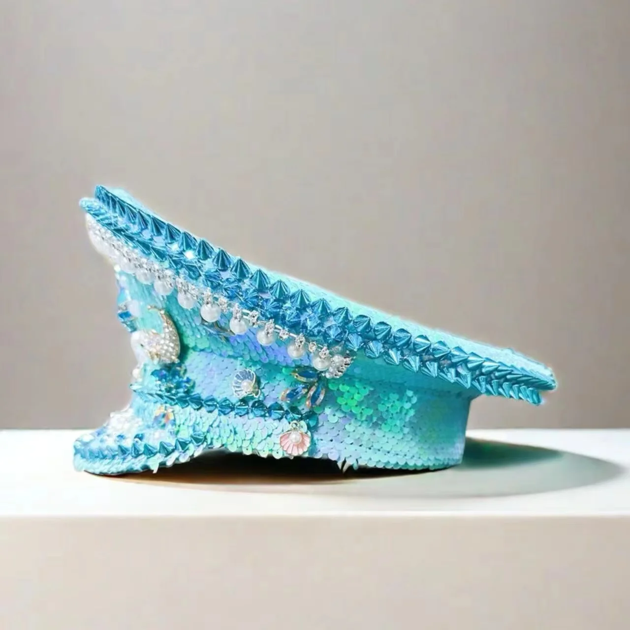 HongLuan Gelber Laser-Leder-Loop-Kapitänshut mit Strasssteinen und Militärkappen für Damen, Rave-Festivals-Accessoires und Partymütze für Herren