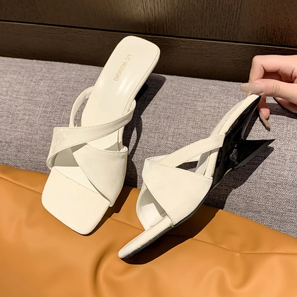

2024 Summer Vintage Heel Slippers Women Elegant White Black Slides Classics Strap Sandals Fashion Dress Shoes Lady Silver Pumps