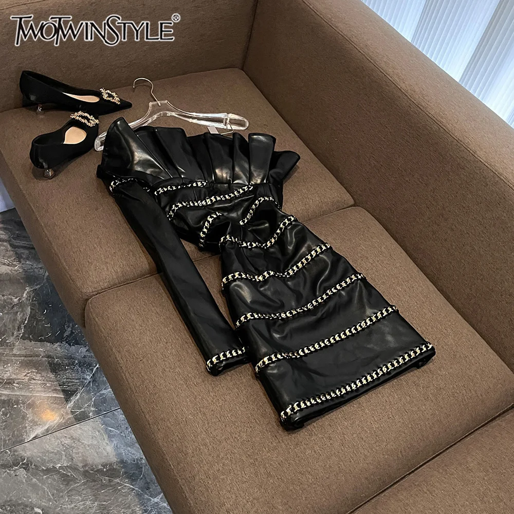 

TWOTWINSTYLE Design Sense платья с рюшами для женщин диагональный воротник с длинным рукавом и высокой талией шикарное мини-платье женское новое KDR554740