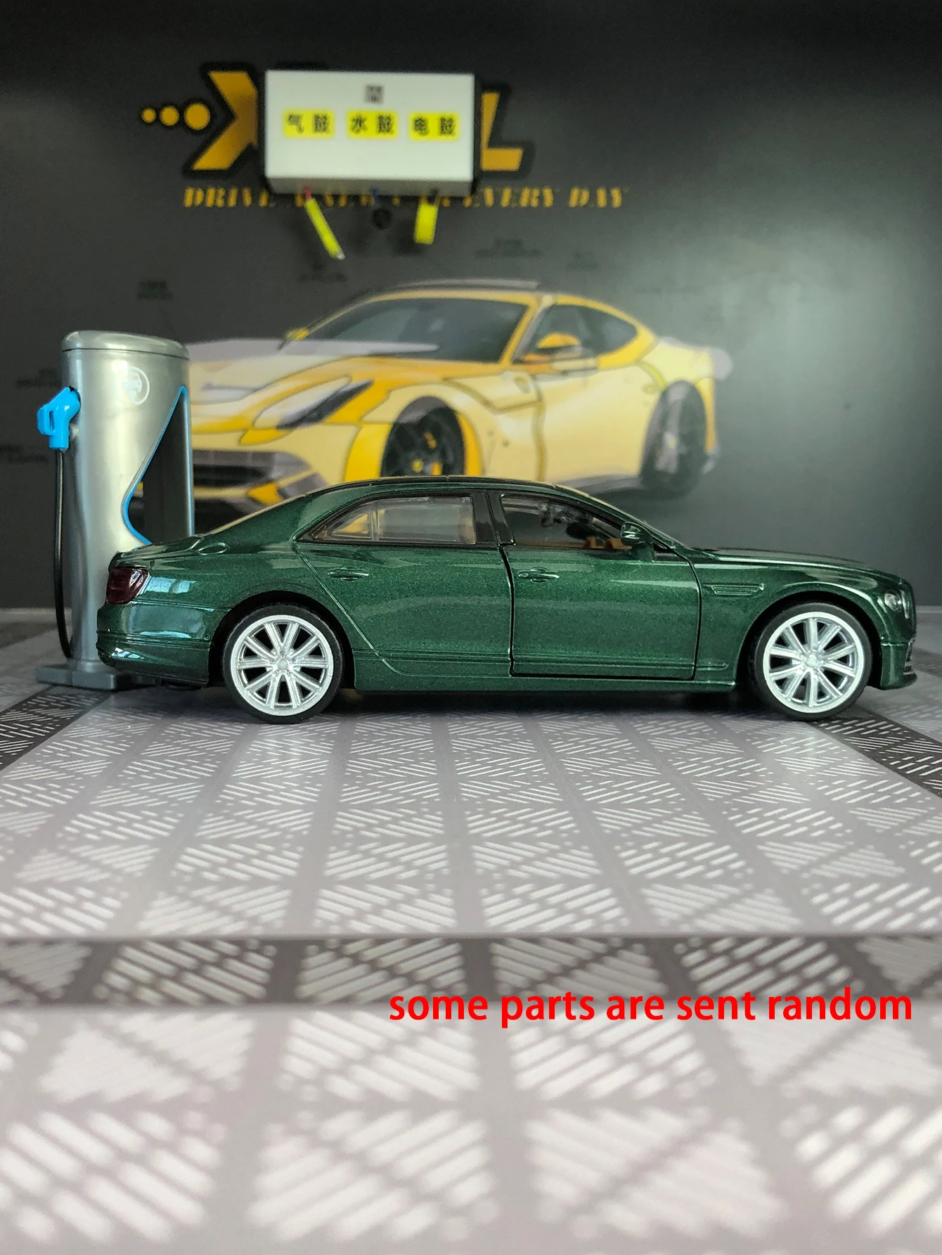 1: 38 محاكاة سبائك الزنك BENTIEY FIYING SPUR HYBRID، نموذج ثابت، مقتنيات معدنية هدية سيارة