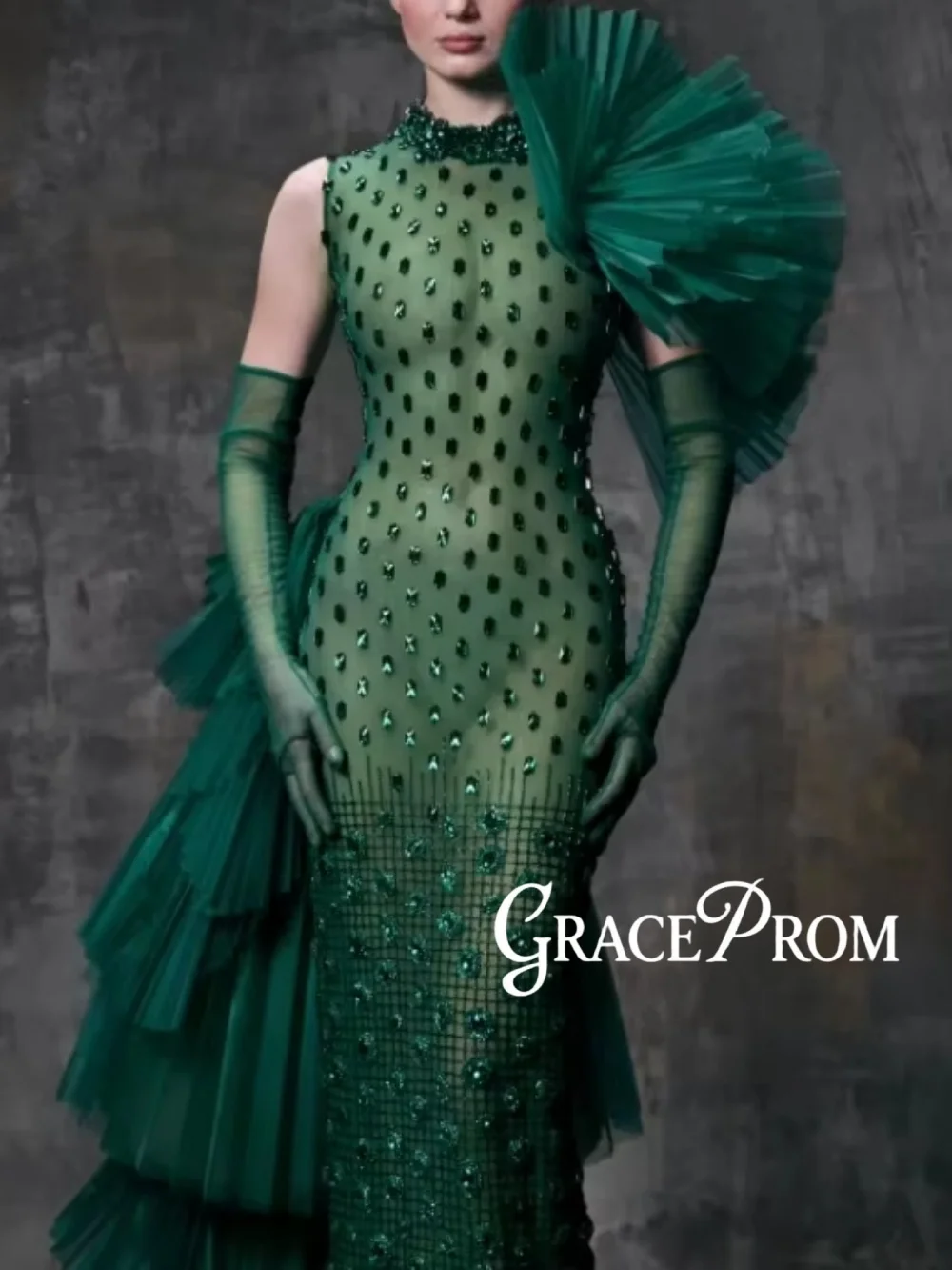 

Emerald Green Crystal Evening Dress With Side Train Sexy Illusion Sheath Long Wedding Party Gowns Customized Banquet Gowns
