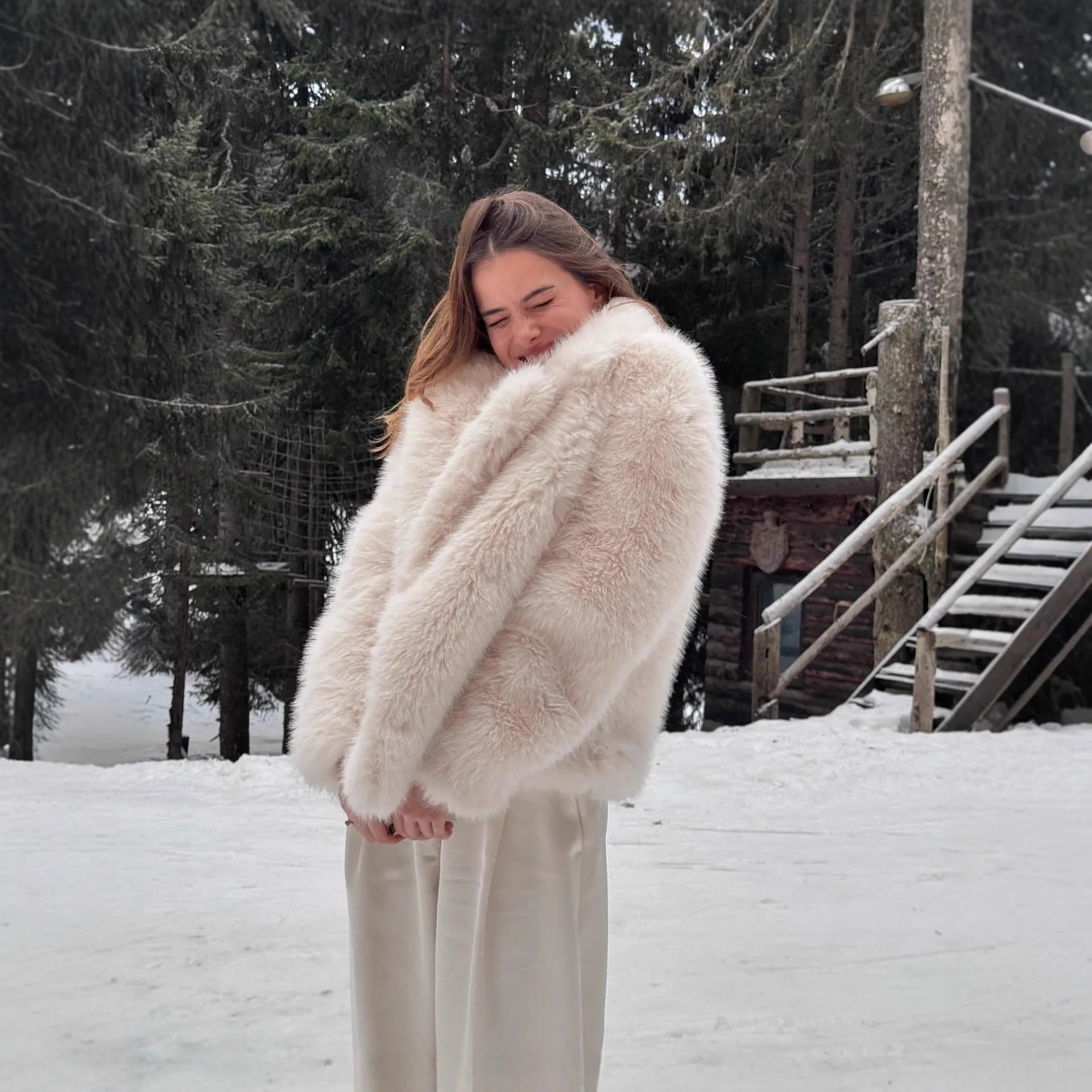 เสื้อโค้ทขนสัตว์เทียมสำหรับผู้หญิง แฟชั่นเสื้อแจ็คเก็ตขนสังเคราะห์ ปกเสื้อแบบสูท เสื้อผ้าฤดูหนาว