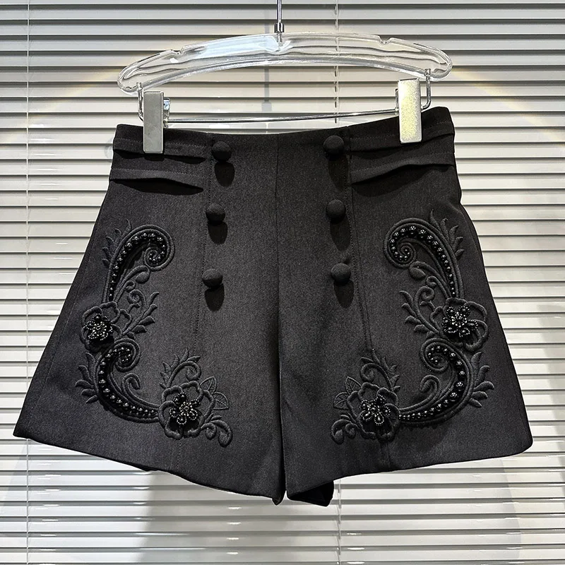 2025 Estate Nuovo stile di ripristino Perla chiodo modello ricamato Temperamento Socialite Elegante pantaloncini di nicchia per le donne