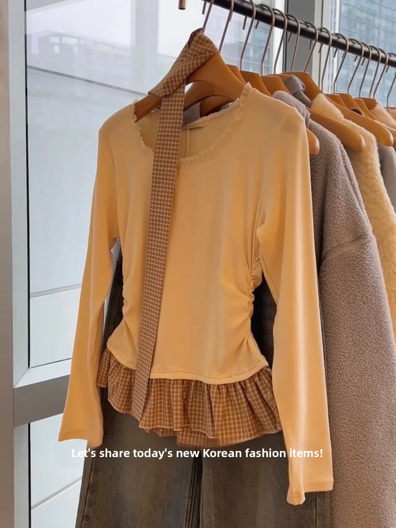 

Корейская клетчатая футболка, женская осенне-зимняя футболка со сборкой на талии, длинный топ све Sweet Aosphere Hanging Ne Sa Base irt