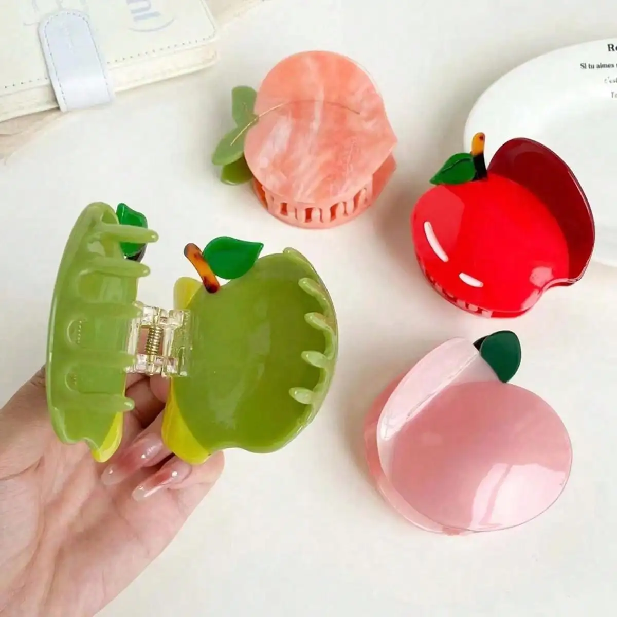 1pc Summer Dopamine Fruit Hair Clip Cute Peach Grip High Grade Acetate Apple Shark Clip Back Head Disc Hair Grip