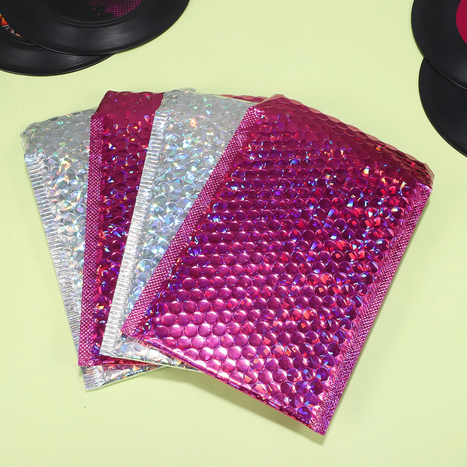 16Pcs Amplop Gelembung Holografik Segel Otomatis Amplop Berlapis Busa Kantong Pengiriman untuk Usaha Kecil Amplop Gelembung