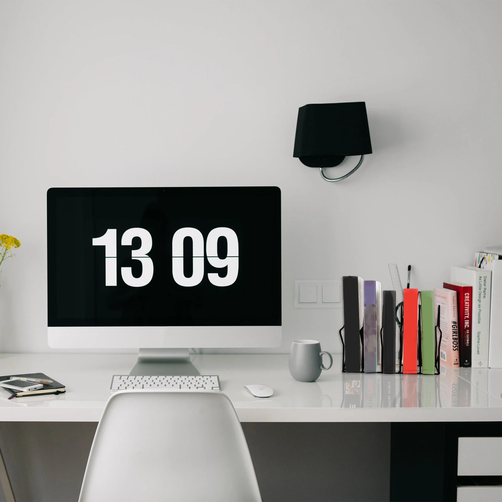 

1Pcs Iron Star Shape Bookshelf Desktop Book Rack Magazine Holder Storage Rack for Home Office Desk Organizer Desktop Bookshelf