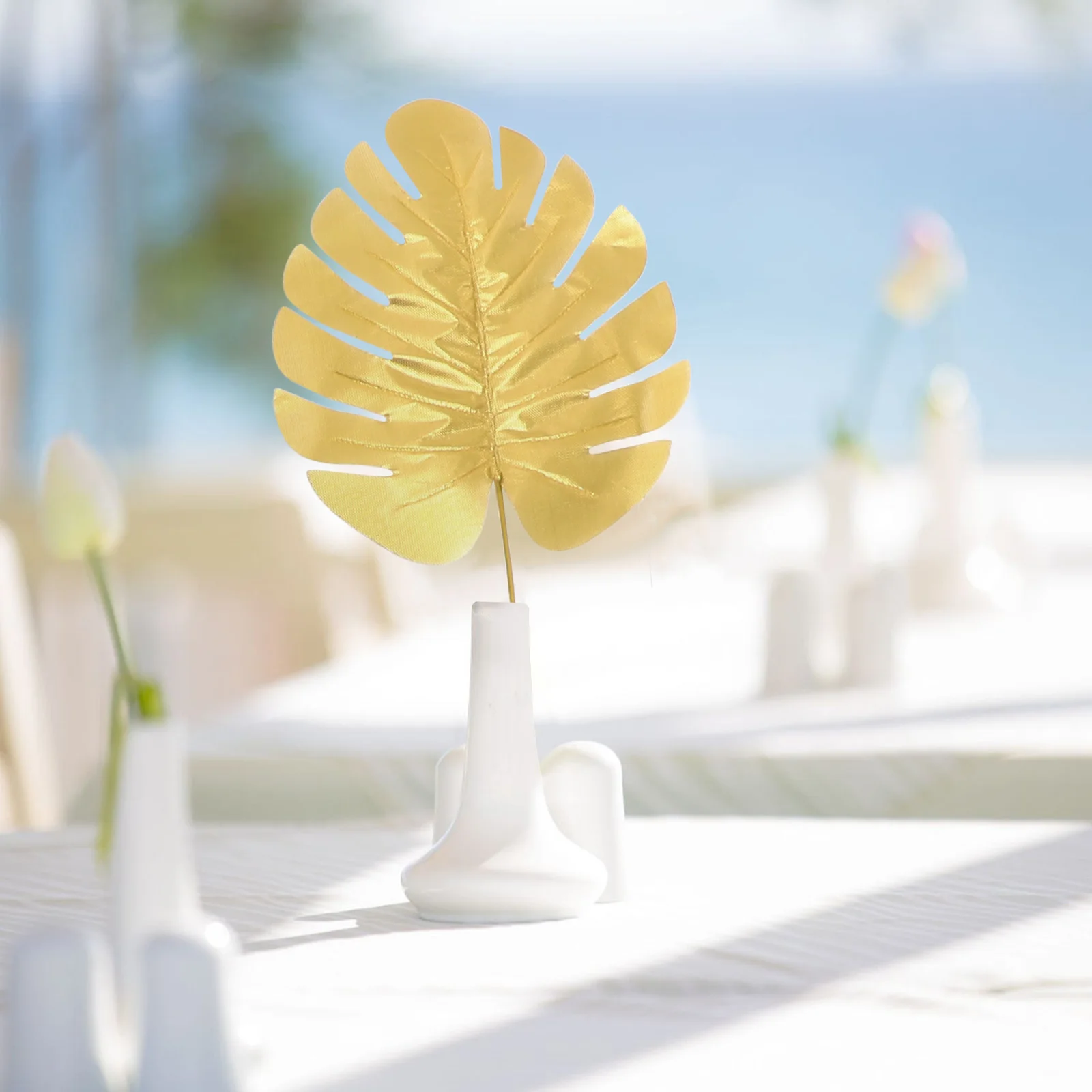 

77Pcs Artificial Monstera Leaves Decorations Tropical Fake Leaf for Party Table Scene Decor Hawaii Luau Faux Monstera Leaf