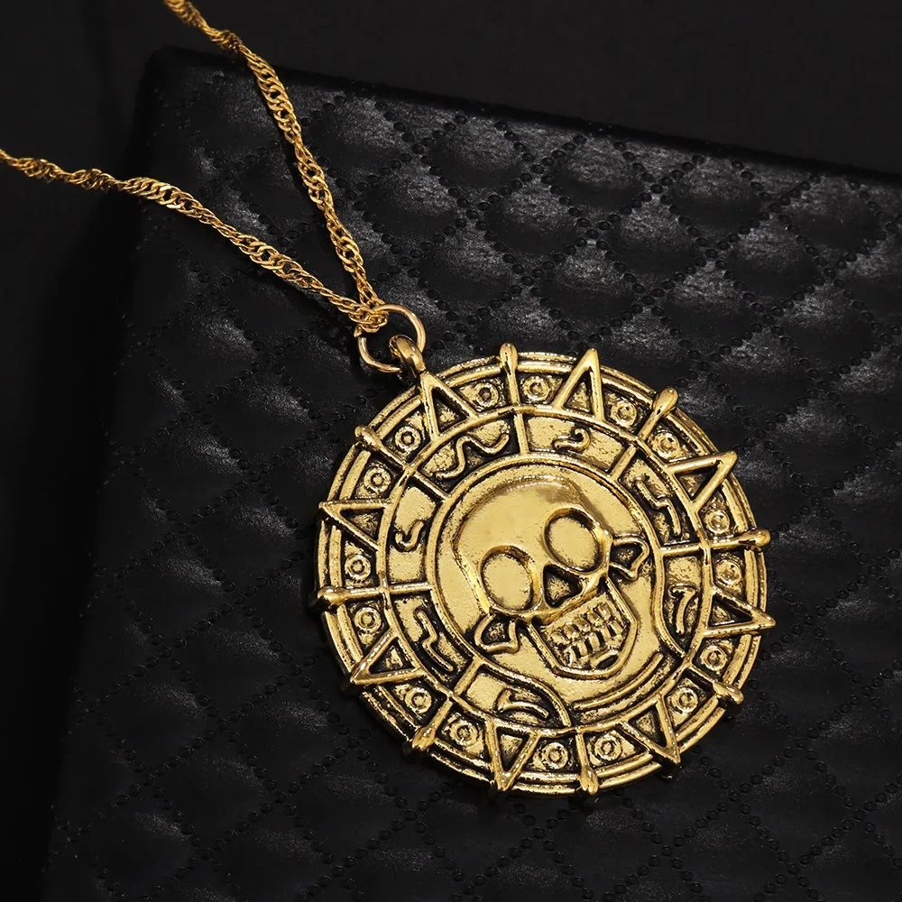 Classic Skull Pattern Curse Jack Sparrow Aztec Necklace Medal Vintage Alloy Pendant Jewelry Men\'s Accessories