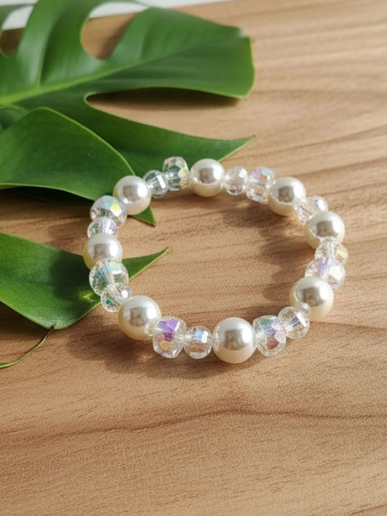 2025New اليدوية 10 مللي متر البلاستيك المطلي بالكهرباء تقليد اللؤلؤ مزيج المرأة سوار يمكن تقديمها كهدية