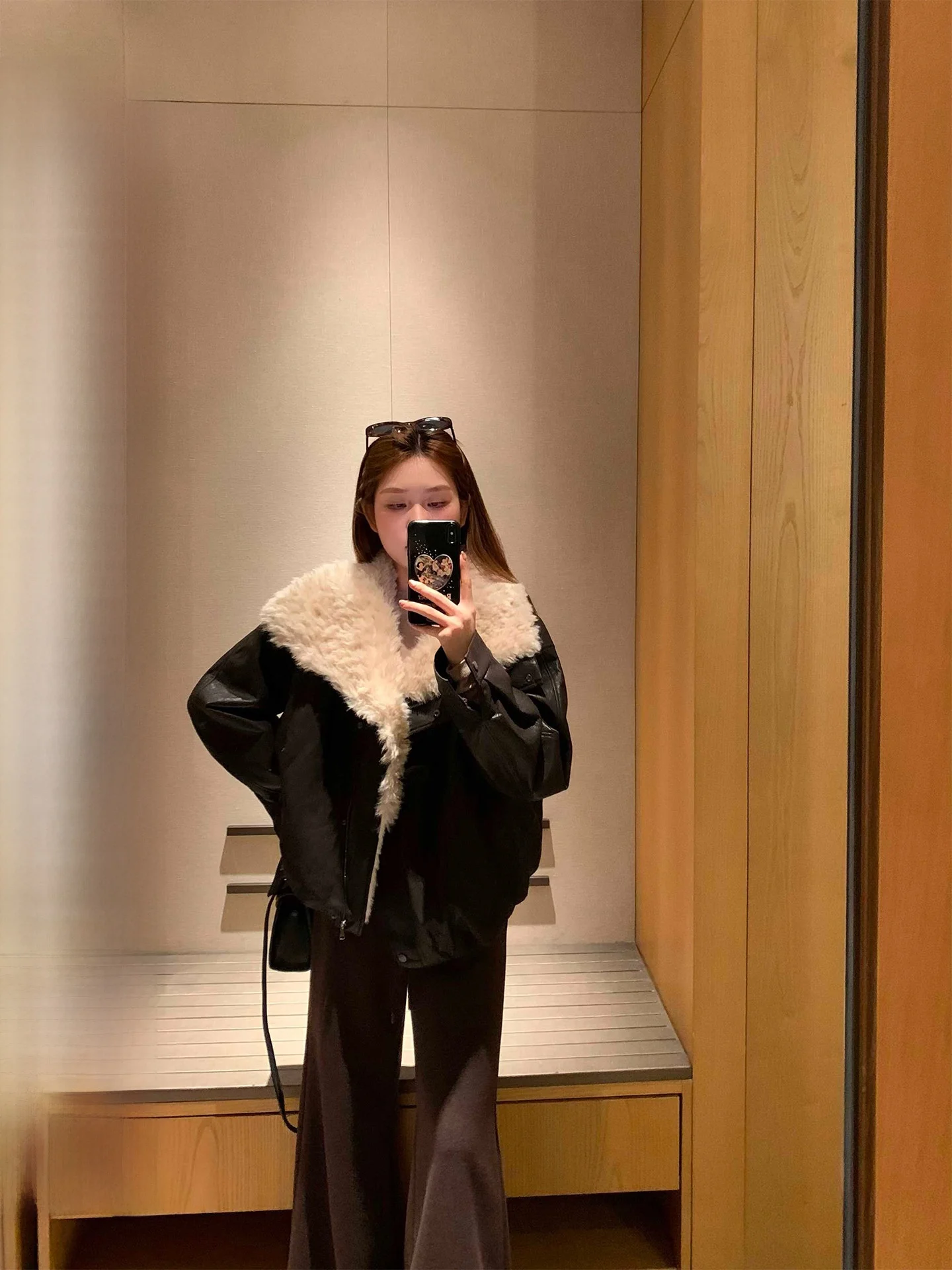 

Rich Moka Women's Faux Leather Fur Inteated Coat High Collar Winter Korean Sle ort Loose Fit Daily Wear Ladies Outerwear