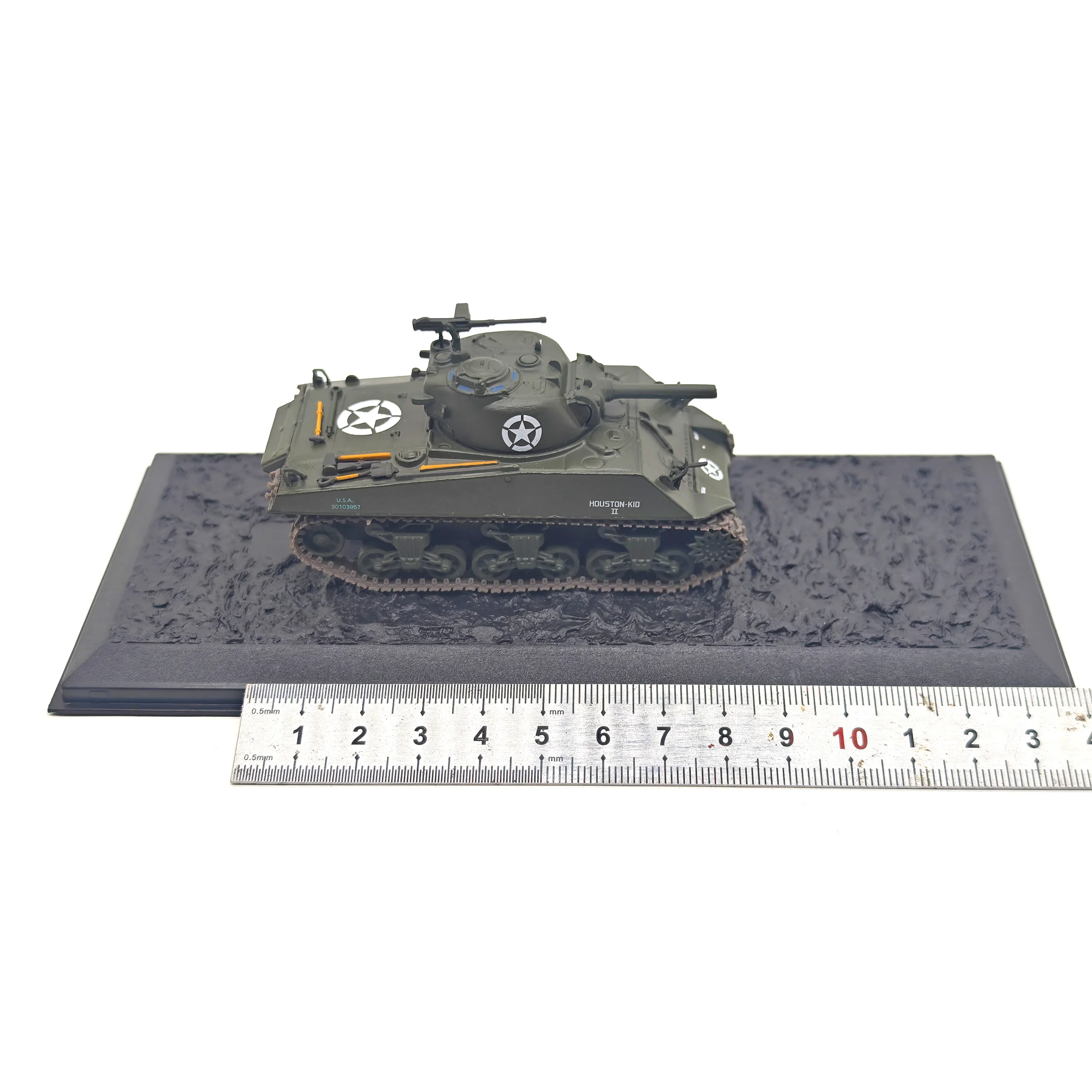 Out of print 1:72 WW2 US M4A3 tank model 759th France 1945 (outer packaging defect) static finished product model
