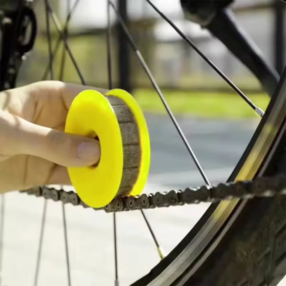 

Bicycle Chain Oiler Lubricator Portable Bike Chains Oil Roller Cleaning Maintenance Tools Outdoor Cycling Gear Accessories