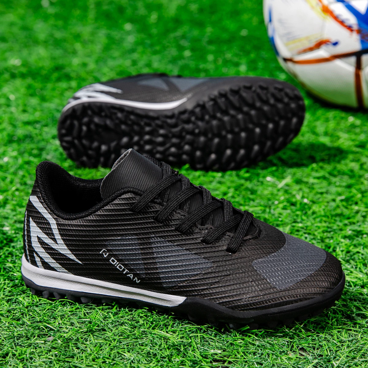 Men's and women's universal style football boots, broken spikes and spikes are optional styles TF and FG sneakers soccer shoes