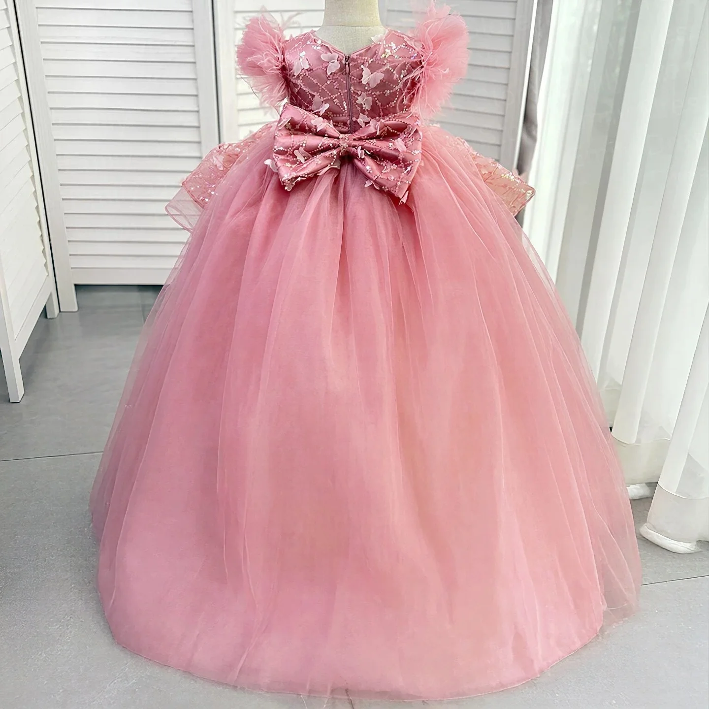 Custom Luxury Dress Female Wedding Guest Gown Long Sleeve Feather Ruffle Train Kids Gown Luxurious Birthday Outfit For Pageant