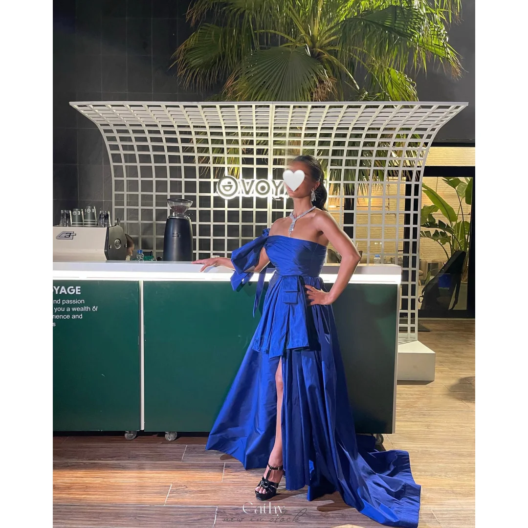 קאתי כחול קשת סאטן צד שמלות כלה שמלות כלה ללא שרוולים סטידוס דה נוצ 'ה קומה הנשף-אורך הנשף רשמי 2024