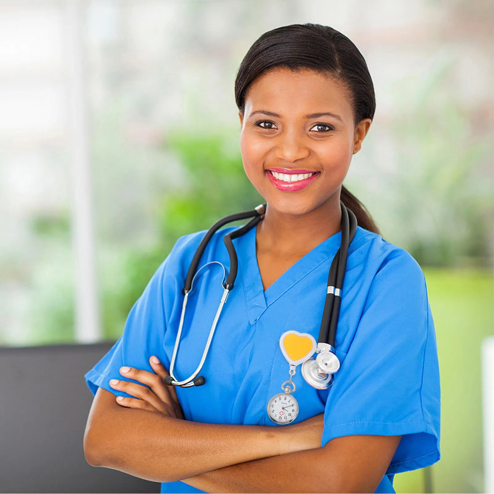 2Pcs Retractable Chest Watch Peach Heart Design Adorable Exquisite Easy to Wear Off Accurate Time Clear Dial Nurse Doctor Gift