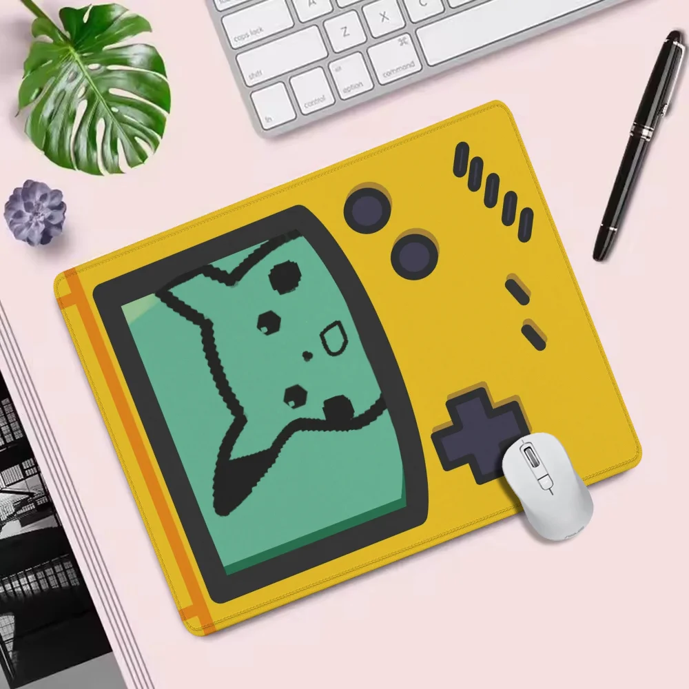 Pikachu petit tapis de souris société Kawaii mignon p-pokemon tapis de souris Anime anti-dérapant Pc Gamer fille tapis d'ordinateur en caoutchouc sur bord bureau