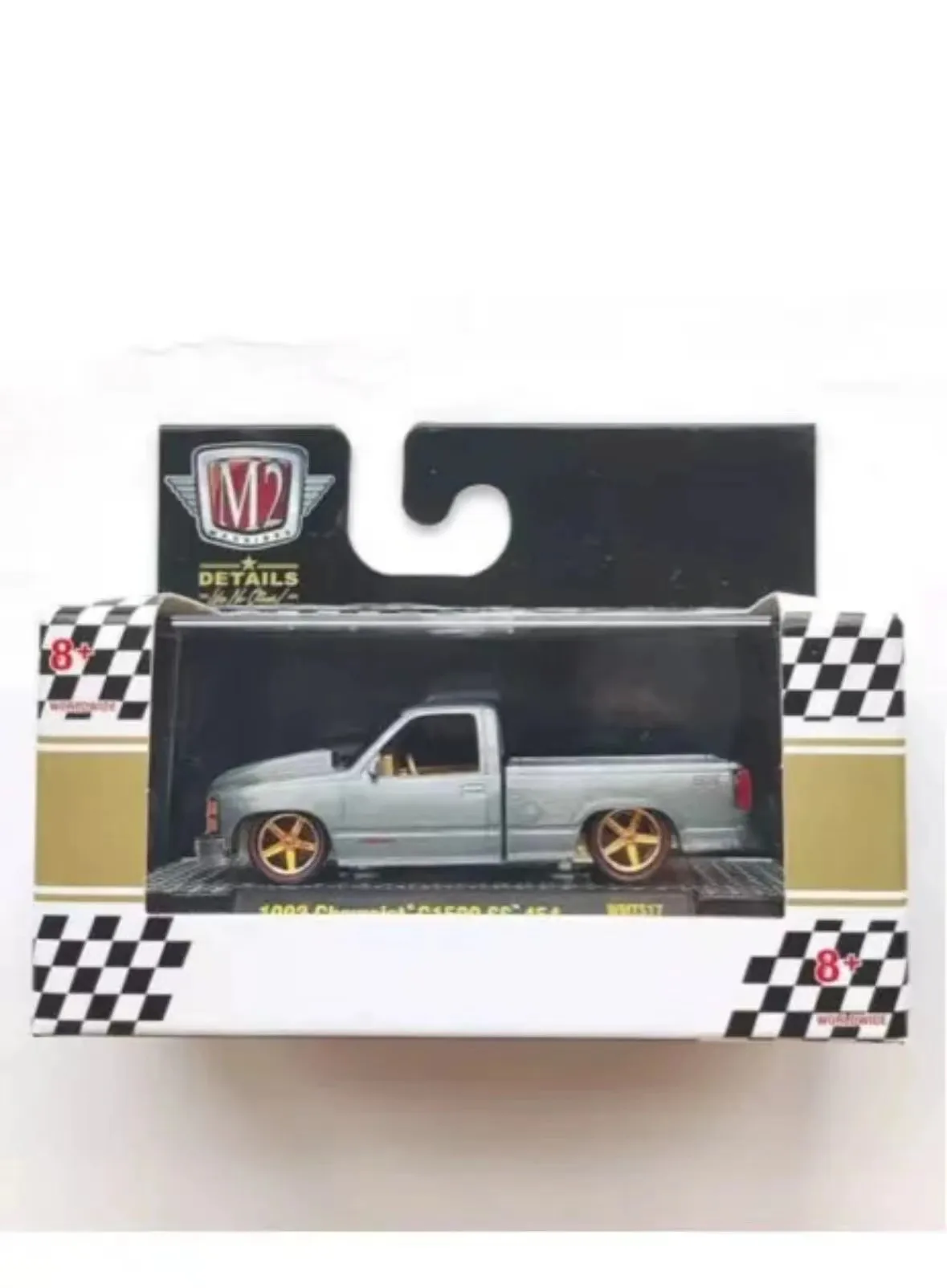 M2 Machines 1/64 1992 C1500 454 WMTS7 Gold Hub Varnish Die-cast alloy car model collection display child gift