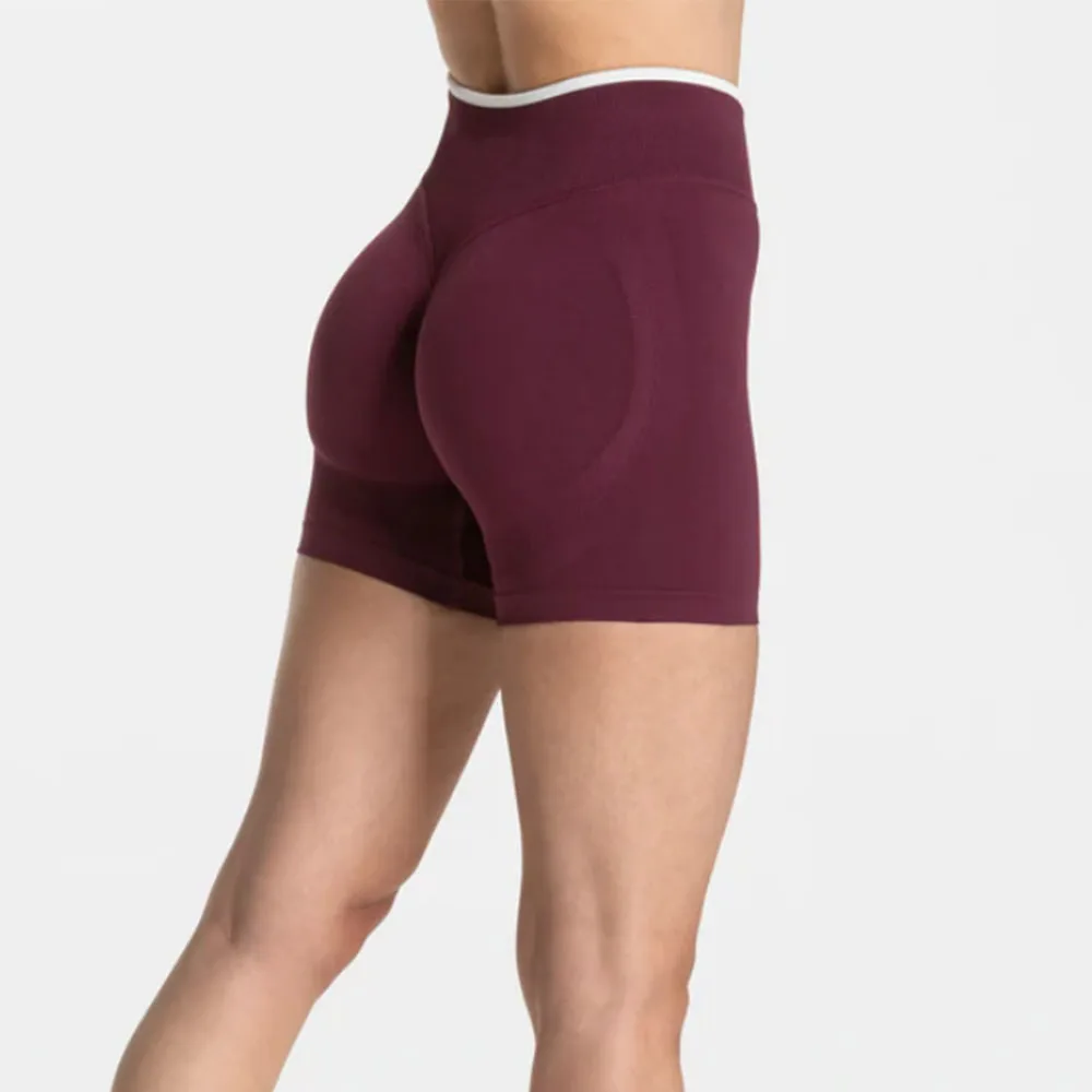 Pantaloncini da yoga attillati traspiranti senza cuciture da donna Fitness Corsa a tre punti Nuovi pantaloni da yoga attillati sportivi color pesca