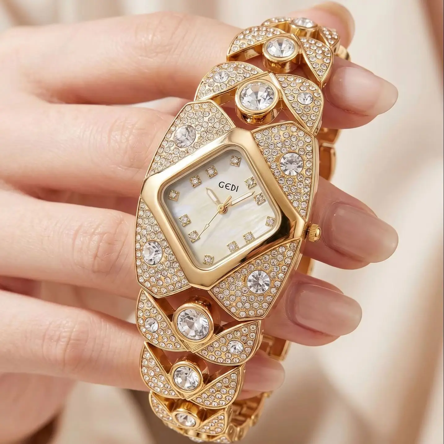 Luxury Full Crystal Diamond Women Watch Stainless Steel Watches Rhombus Dial Quartz Wristwatch Elegant Ladies Party Clock Gift