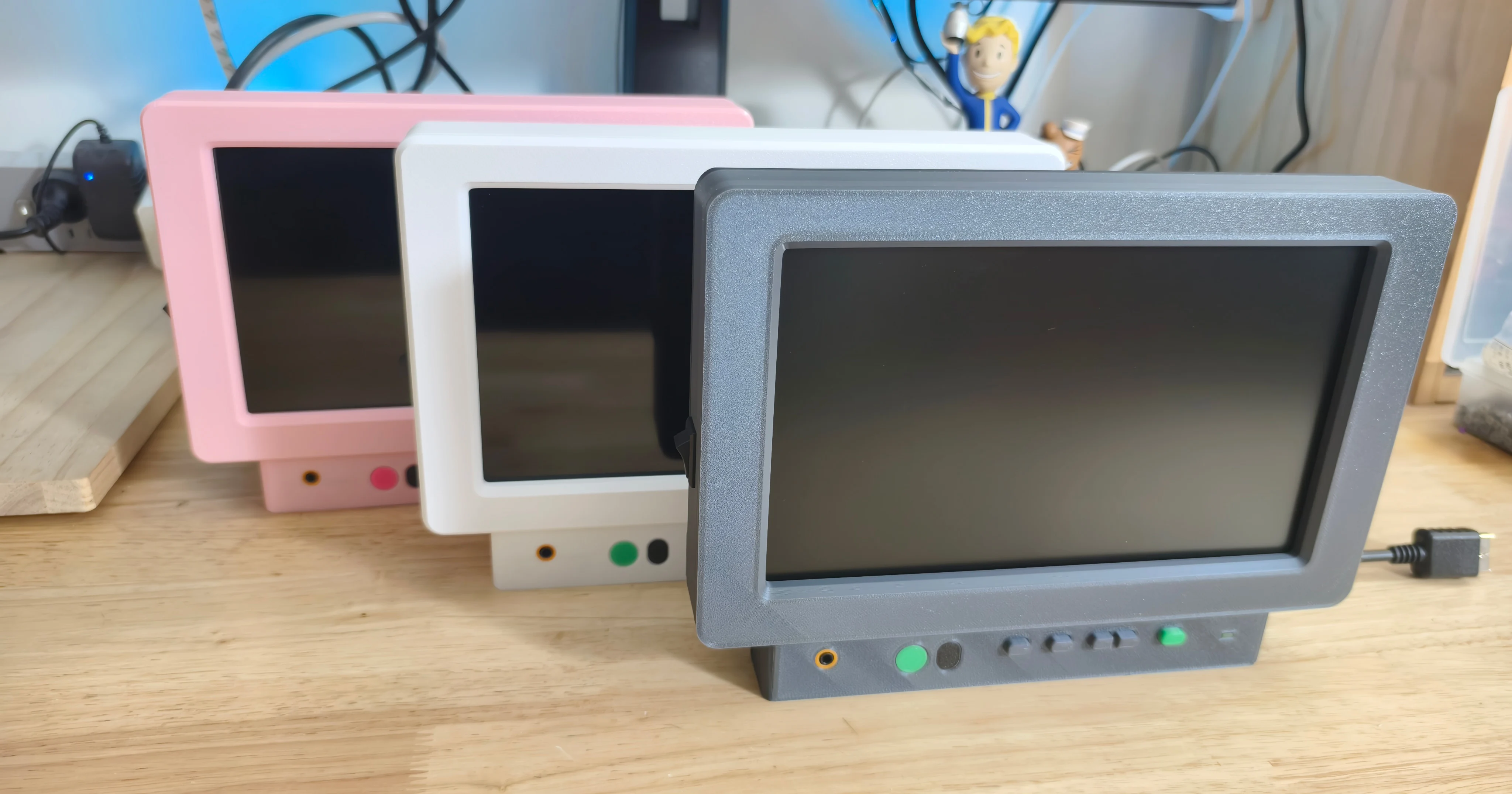 10.1 Inch CRT Monitor Style Retro Arcade Game Console Portable Display Mini Monitor With Stereo For P1/PSONE/P2/P3 ALL SERISE
