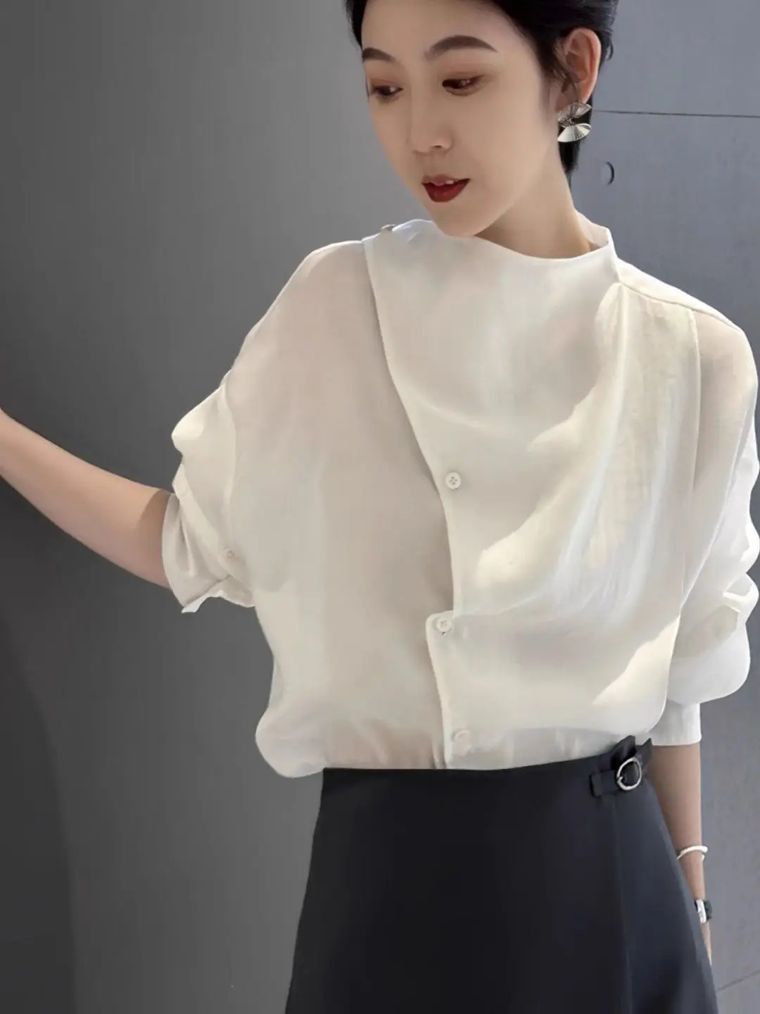 

Elegant White Long Sleeve Stand Collar Asymmetrical Slit Shirt for Women Unique Beautiful Fashionable French Style Loose Fit
