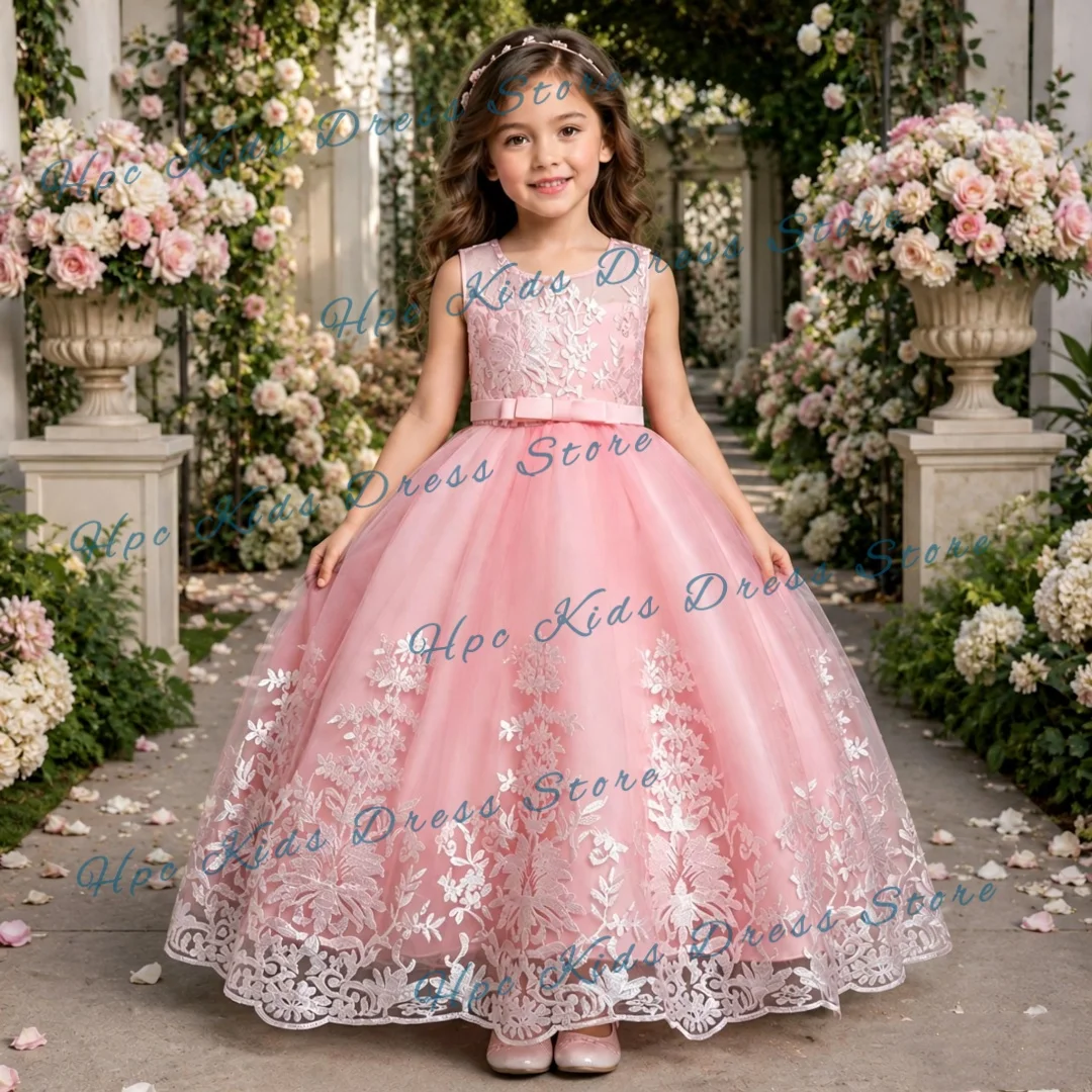 vestido-de-nina-de-las-flores-personalizado-de-encaje-blanco-con-escote-ilusion-lazo-de-saten-en-la-cintura-y-falda-de-tul-para-ropa-formal-infantil