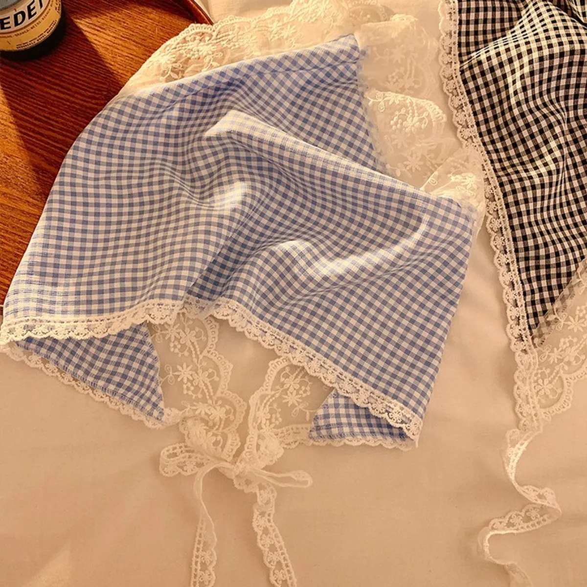 Damen-Kopftuch mit kariertem Spitzenrand, dreieckig, für Frühling und Sommer, im Landhausstil, zum Binden, Haarband im Lolita-Stil, Haar-Accessoire