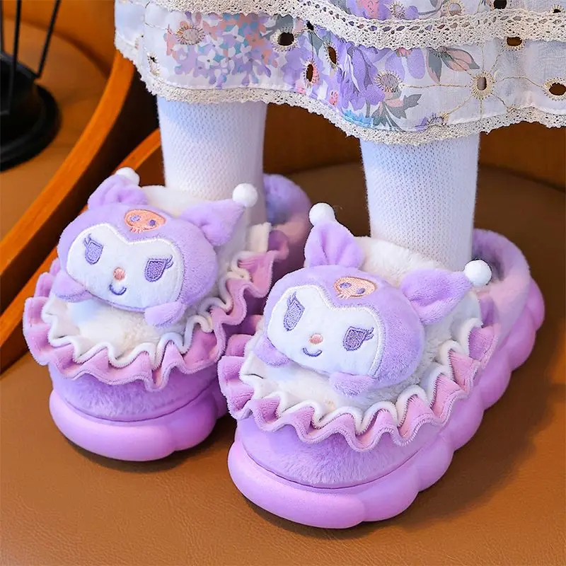 

Детские хлопковые тапочки Sanrio, новый стиль, флисовая хлопковая обувь Kuromi для девочек, милые флисовые хлопковые тапочки для родителей и детей, средние и большие дети